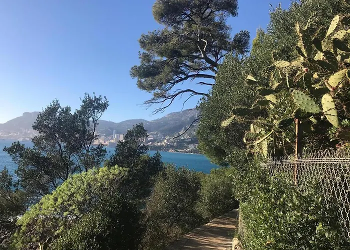 Cap D.azur روكوبرُن كاب مارتي