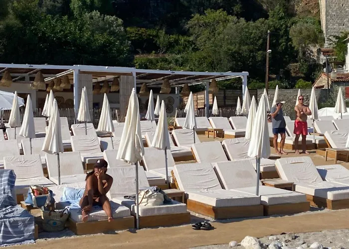 Cap D.azur * روكوبرُن كاب مارتي